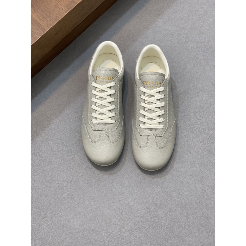 Pra*a casual shoes
